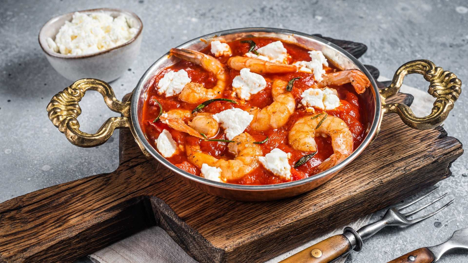 Γαρίδες Σαγανάκι με Φέτα